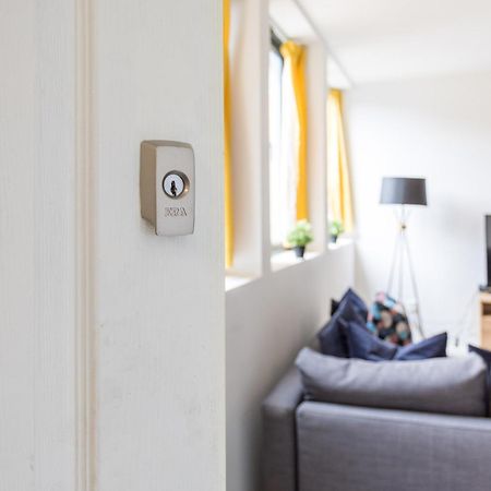 Flat 7- Spacious Studio Flat In The Heart Of Crawley Extérieur photo