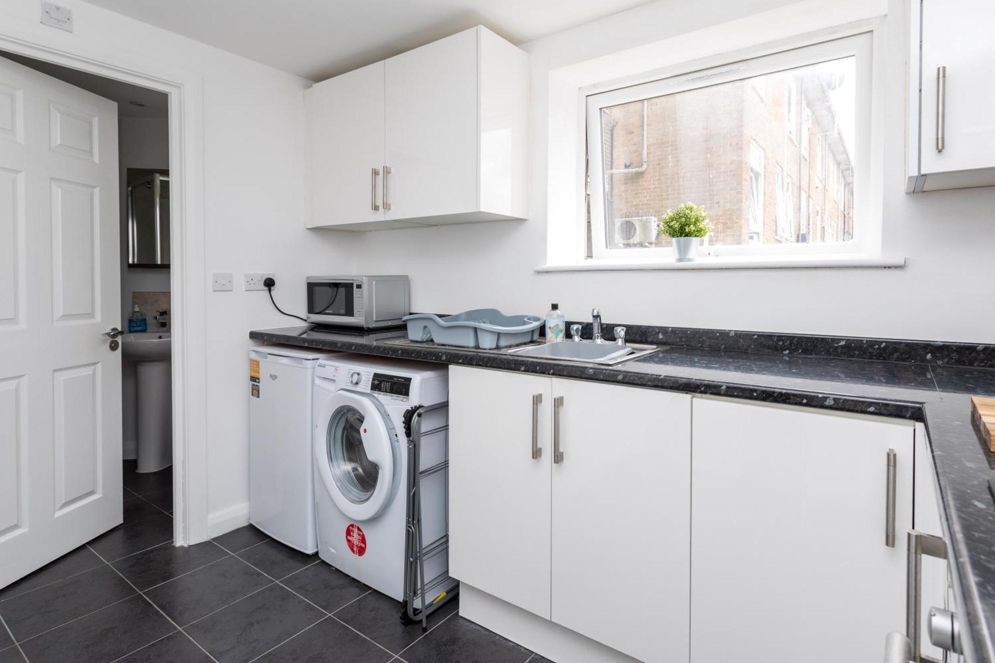 Flat 7- Spacious Studio Flat In The Heart Of Crawley Extérieur photo