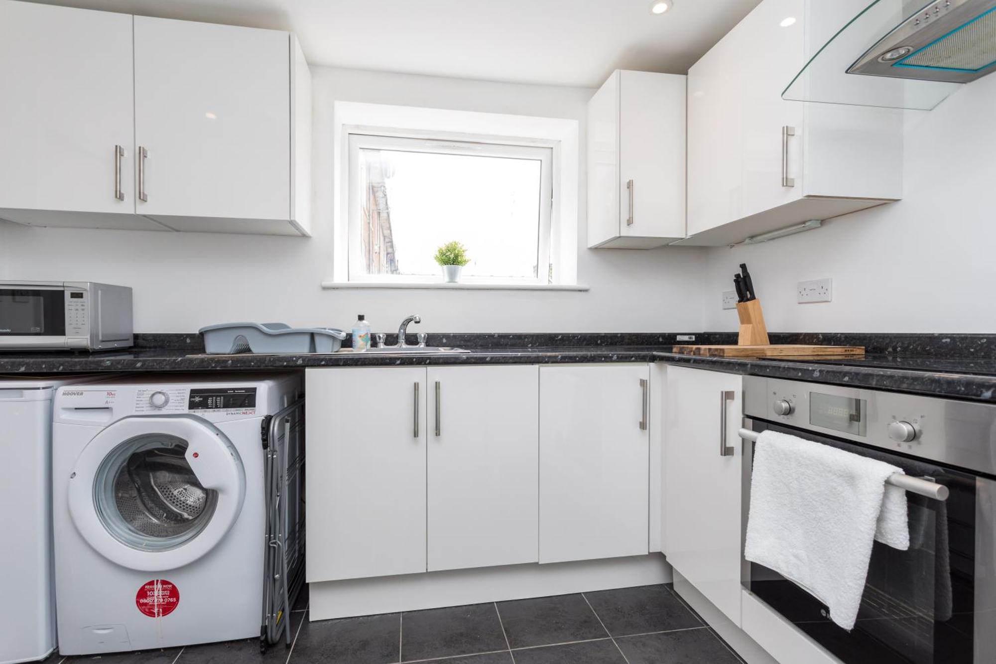 Flat 7- Spacious Studio Flat In The Heart Of Crawley Extérieur photo