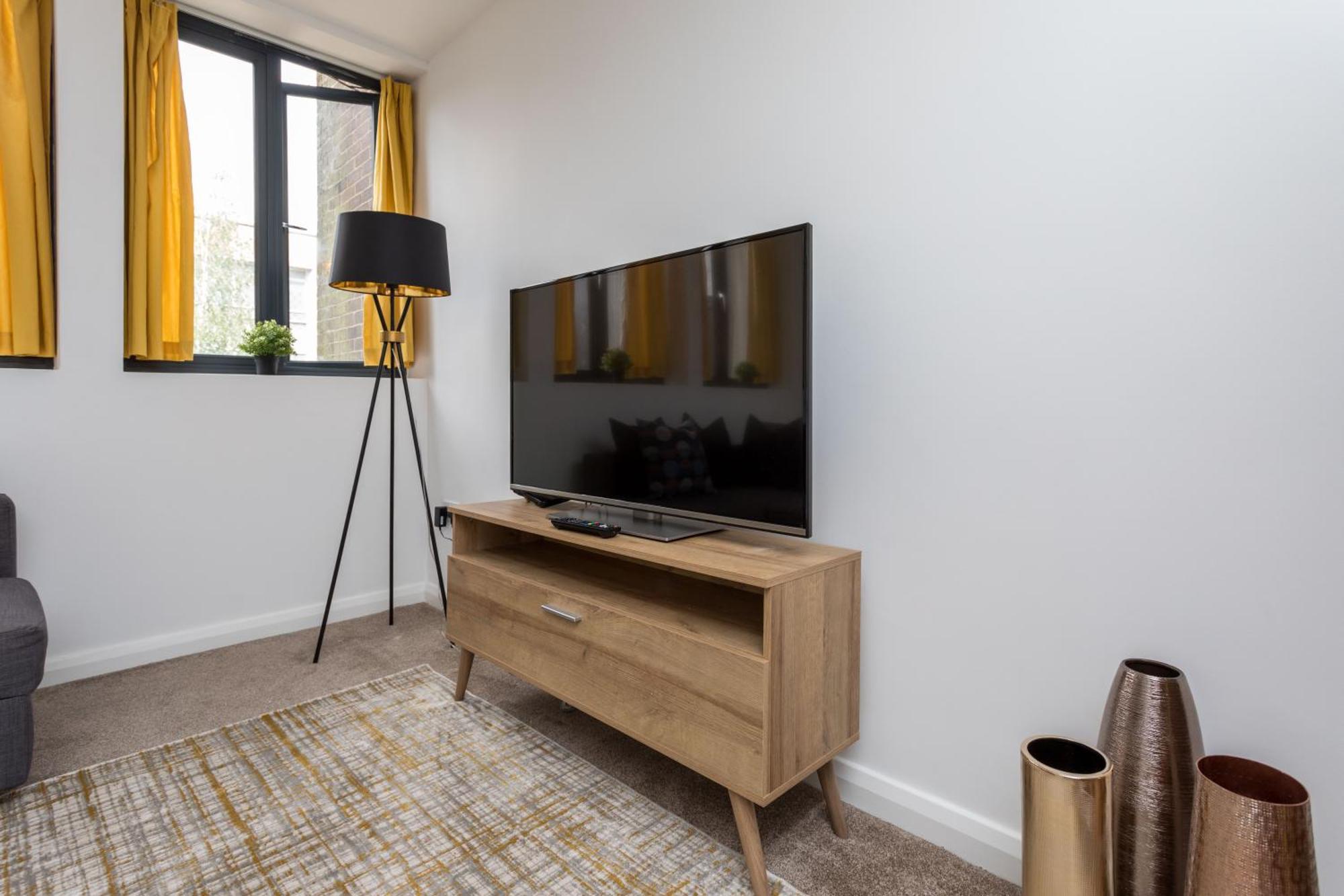 Flat 7- Spacious Studio Flat In The Heart Of Crawley Extérieur photo
