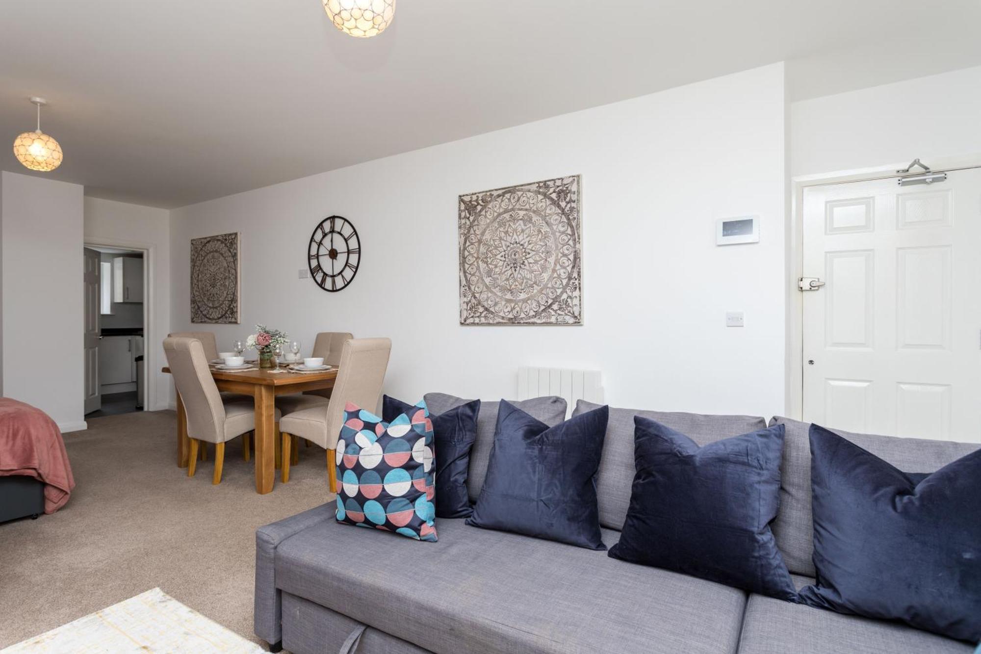 Flat 7- Spacious Studio Flat In The Heart Of Crawley Extérieur photo